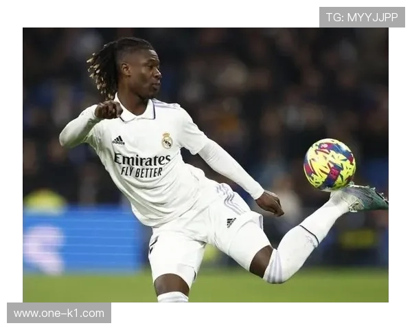 卡马文加：作为顶级中场的战术适应性与全能表现分析