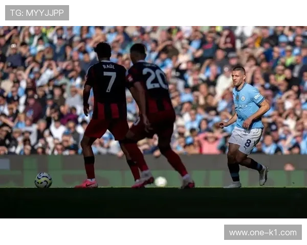 科瓦契奇回撤接应主导中场，连续关键战成曼城进攻发起点