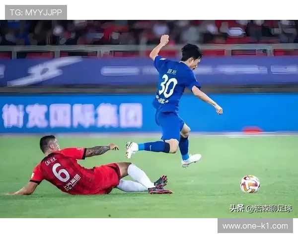 上海海港关键伤员恢复训练 或将影响中超争冠格局 上海海港关键伤员恢复训练 或将影响中超争冠格局